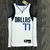 Jersey Dallas Mavericks 75 Anos NBA Association Edition - Comemore 75 anos com o Jersey Dallas Mavericks - Edição especial: Jersey Dallas Mavericks 75 Anos - Jersey Dallas Mavericks comemora 75 anos da NBA - Mostre sua torcida com o Jersey Dallas Maverick