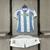 Kit Infantil Argentina Home 24/25 - Azul e Branco, ideal para os pequenos torcedores, confortável e estiloso, perfeito para os jogos da seleção, para os amantes de futebol, com as cores da Argentina, tamanho 24/25, camisa e calção, material de qualidade, 