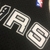 Jersey San Antonio Spurs Retro 02/03 Mitchell & Ness Preta - Camisa oficial do San Antonio Spurs - Design retrô exclusivo - Alta qualidade Mitchell & Ness - Modelo clássico 02/03 - Para os fãs do basquete - Produto licenciado pela NBA - Edição limitada - 