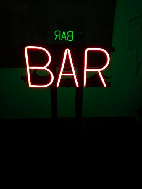 BAR con base doble imagen. ( ALQUILER )