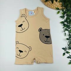 Macacão Urso com Babador na internet