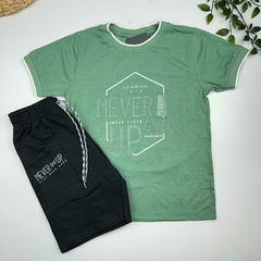 Conjunto Never Give UP na internet