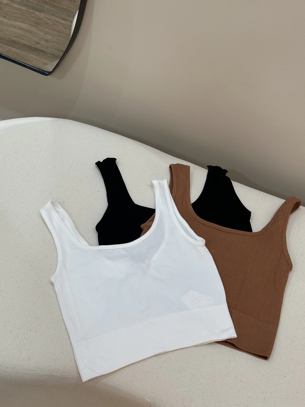 CROPPED LAVINIA