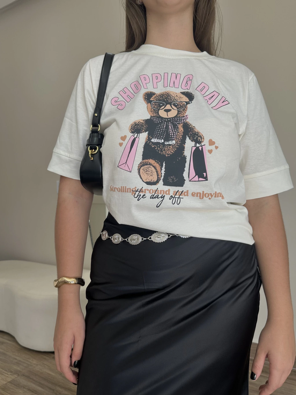 T-SHIRT SHOPPING DAY