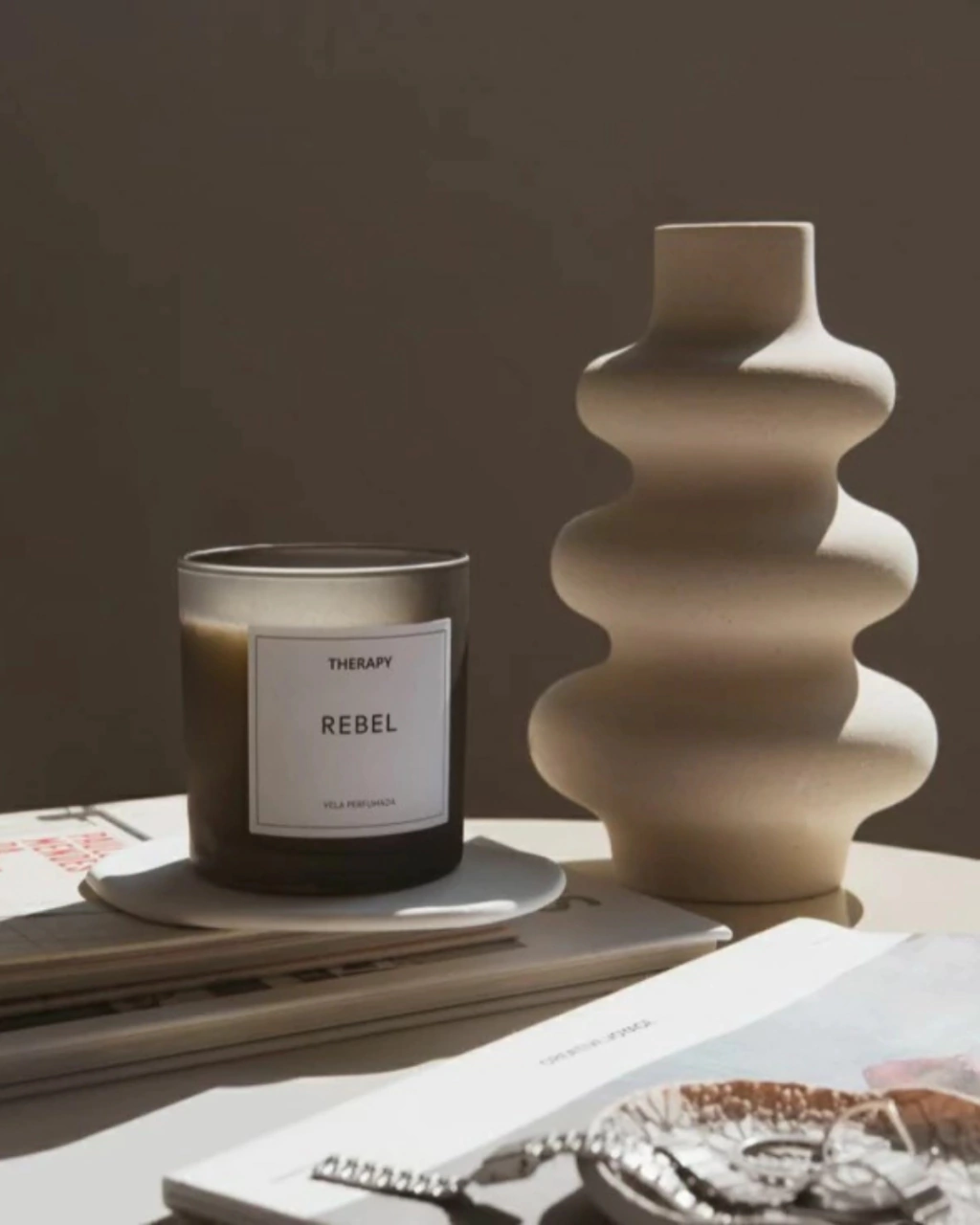 Vaso linhas nórdicas estilo contemporâneo