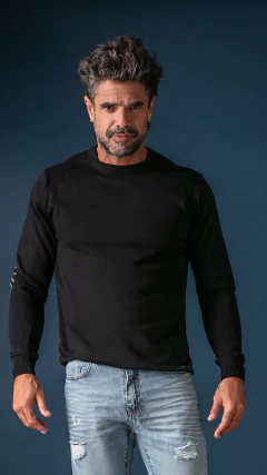 SWEATER BÁSICO CON PITUCONES (4100853)