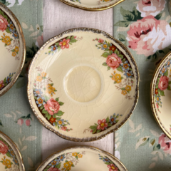 SET DE 6 POCILLOS DE CAFÉ CON PLATO DE LOZA INGLESA WOODS IVORY WARE ENGLAND