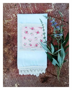 REPASADOR DE GABARDINA DE ALGODÓN CON TEXTIL SHABBY Y PUNTILLA
