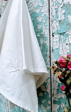 SET X 2 SERVILLETAS DE ALGODÓN CON DETALLE DE FLOR - comprar online