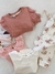 Remera con cuello de broderie ( Blanco y Rosa) - tienda online