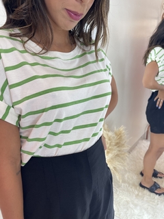 BLUSA BÁSICA COM LISTRAS - AME CLOSET
