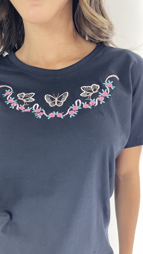 T-SHIRT BORDADA