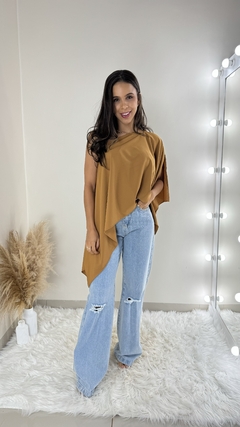 BLUSA CAPA COM TOP na internet