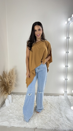 BLUSA CAPA COM TOP