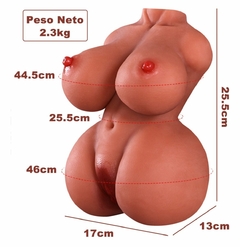 Muñeca vagina y pechos grandes morenita