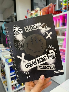 Cuaderno MOOVING 16x21 tapa dura 80 hojas BLACK MOOD