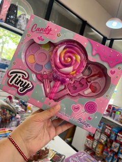 SET DE MAQUILLAJE TINY EN CAJA
