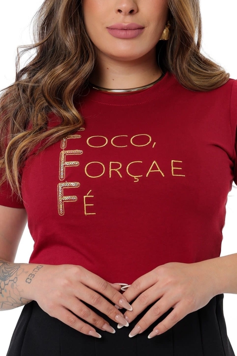 T-shirt Foco força e fé marsala