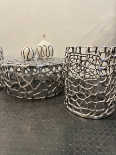 Juego de mesa y 2 puff en aluminio - tienda online