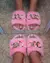 Pantufa Feminina Pelúcia com Corrente Rosa Chiclet na internet