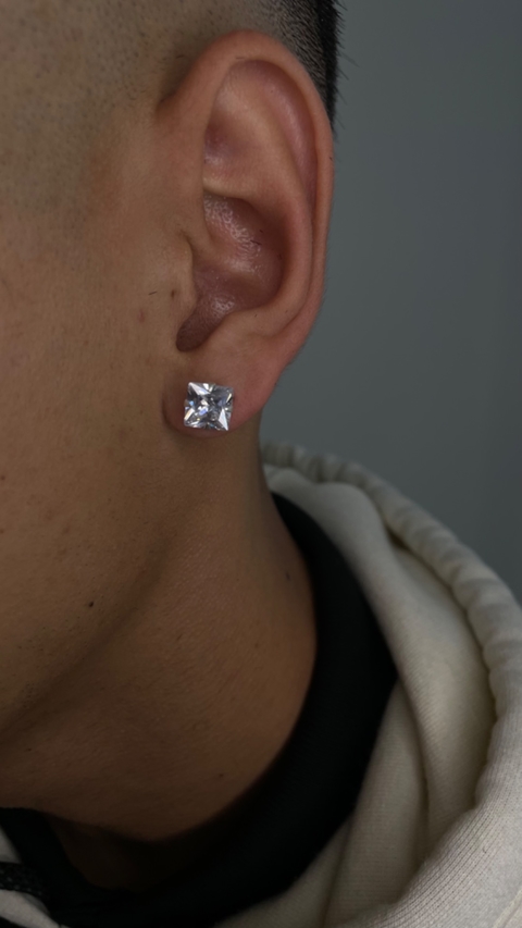 Brinco zircônia 8mm quadrado