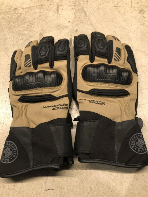 Guantes Two Guns - Brookling Rider - comprar online