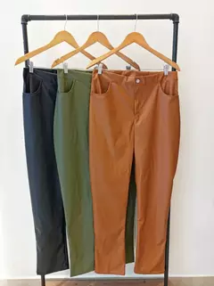 Pantalón engomado