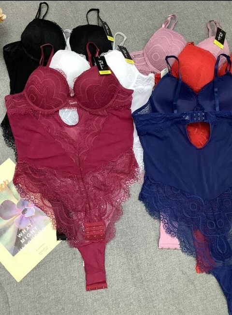 VS12 BODY TAZA SOFT LYCRA CON ENCAJE