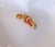 Berloque Tênis Vermelho (Banho Dourado) - comprar online