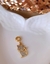 Berloque Gato Glitter (Banho Dourado)