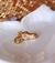 Berloque Tênis Branco (Banho Dourado)