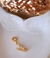 Berloque Tênis Branco (Banho Dourado) - comprar online