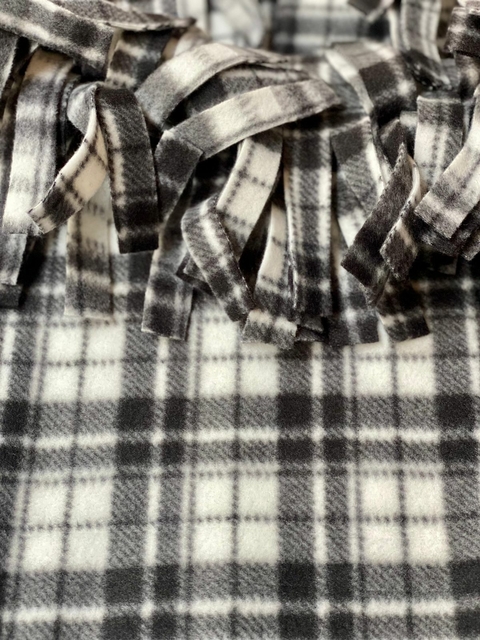 Manta Versátil Xadrez Preta