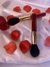 Vibrador em formato de pincel.