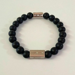 Pulseira de Pedras Onix com Berloque Força, Foco, Fé e Coragem na internet