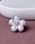 Broche Feminino flor de pérolas - comprar online