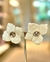 Brinco flor amarelo manteiga - Couro - comprar online