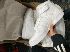 FORUM MID "TRIPLE WHITE" en internet