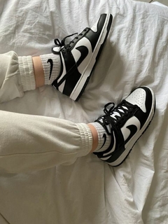 NIKE DUNK "BLACK AND WHITE" en internet