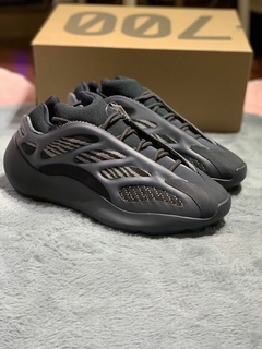 YEEZY 700 V3 "DARK GLOW" - comprar online