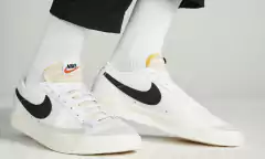 BLAZER LOW 77 VINTAGE "WHITE BLACK" en internet