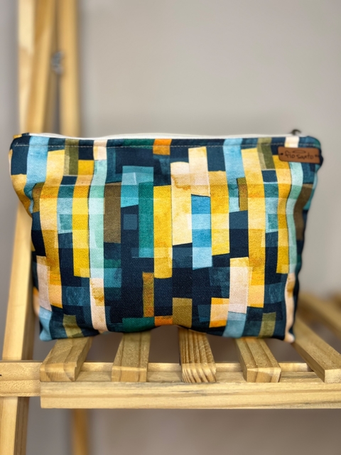 Necessaire Clássica Geometria Aquarelada