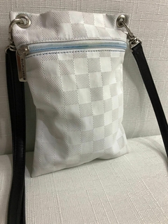 BOLSA GILSON MARTINS BRANCA EM COURO - Newold Aquisição Brechó RJ