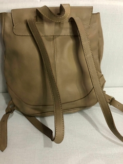 MOCHILA DE COURO ANTONELLA - BEGE - comprar online