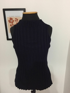BLUSA AZUL MARINHO DE TRICOT DECOTE COSTAS MERCATTO - TAMANHO ÚNICO
