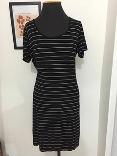 VESTIDO LISTRADO CALVIN KLEIN - TAMANHO M