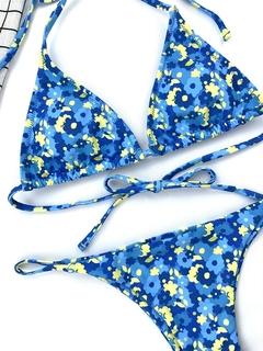 Bíquini azul com estampa floral - loja online