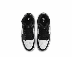 Air Jordan 1 Mid en internet
