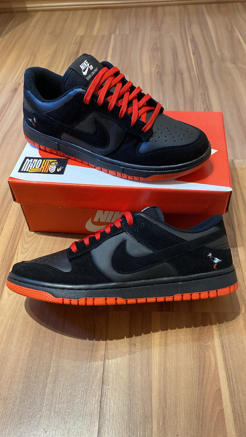 Dunk Low Black Pigeon