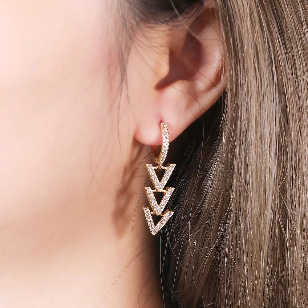 Argola Tripla Seta Cravejada com Micro Zircônias - SEMIJOIA